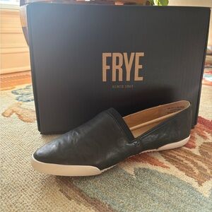 NEW Frye Melanie Black Leather Slip On
